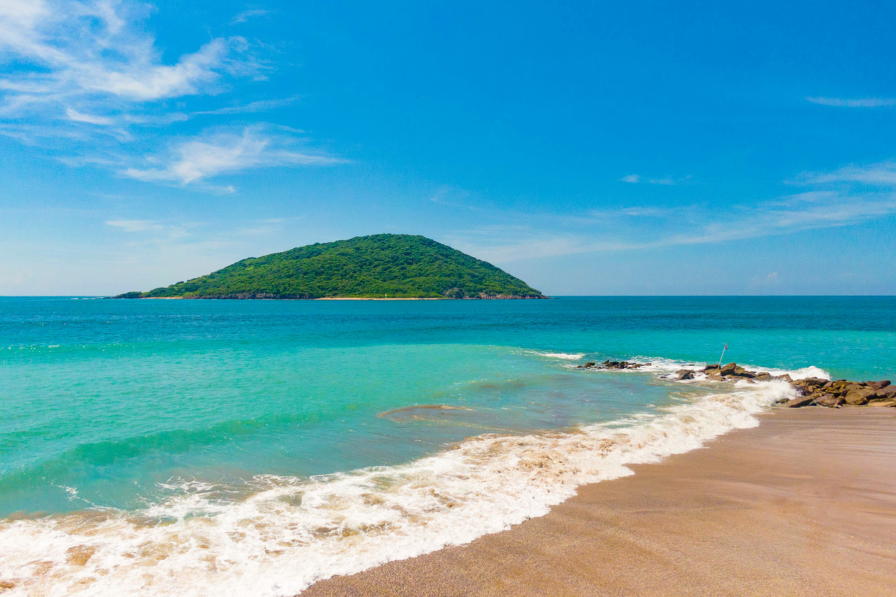 Playa Gaviotas en Zona Dorada Mazatlan a la altura del Hotel Pacific Palace